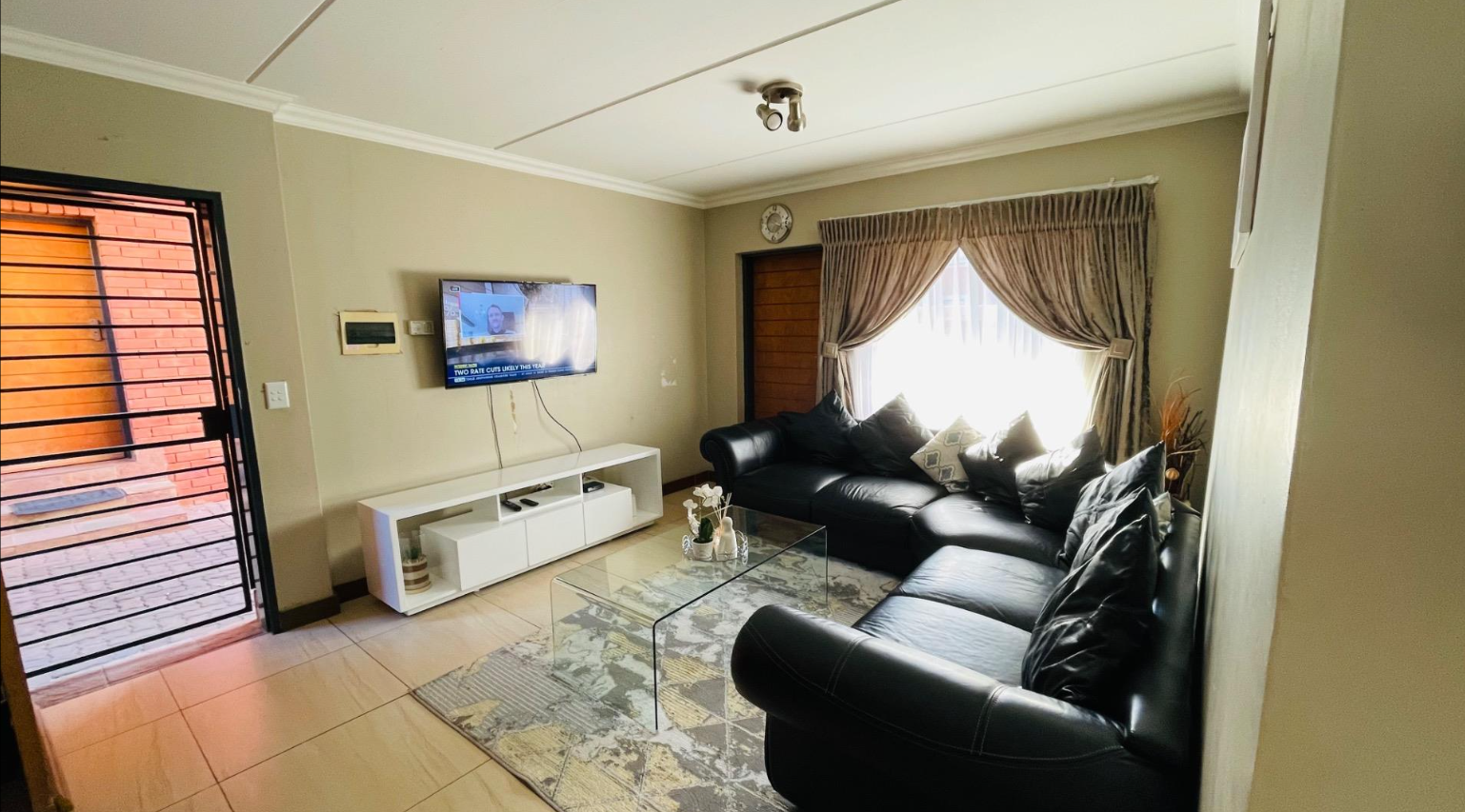 Screenshot 2025-10-23 105114